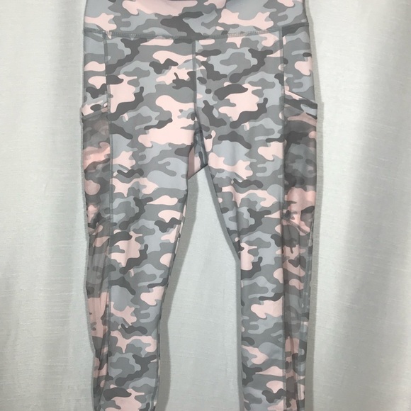 Fabletics High Waisted Powerhold 7/8 Leggings Women’s Pink Black camo 2 pockets - Picture 14 of 14